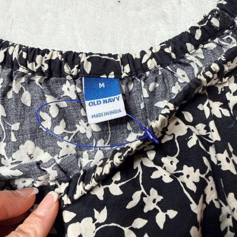 Old Navy Womens Black White Floral Puff Sleeve Peplum Cutout Back Top NWOT Med